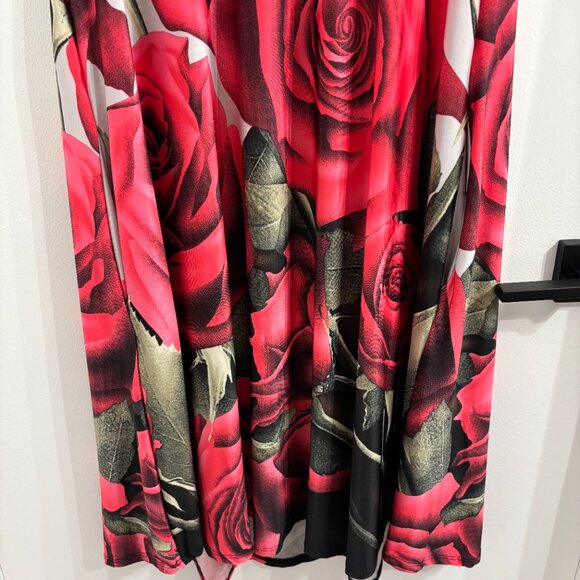 Gorgeous Floral Dress with pockets - Picture 5 of 11